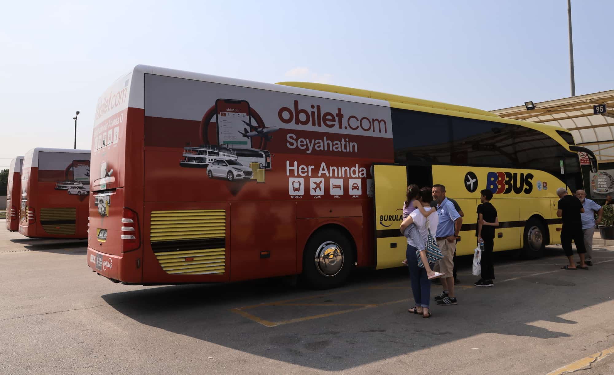 BURSA – Providing uninterrupted transportation of Bursa residents to Istanbul and Sabiha Gökçen airports, the Metropolitan Municipality has included Gemlik, Orhangazi and Yalova on its BBBUS route. Follow the highway before and directly